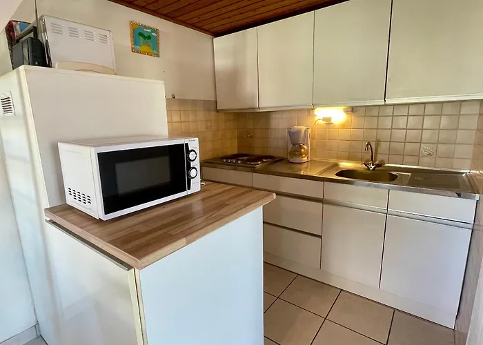 Maison T3 Avec Piscine Chauffee, Tennis, Proche Et Commerces - Fr-1-231-302 *